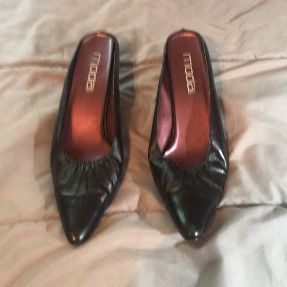 Size 9.5 Moda Spana 2” Heel (backless) Dress Shoes
